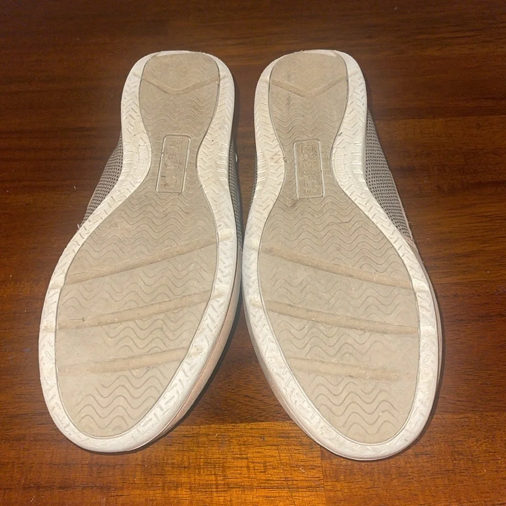 Sperry ladies TopSider Boat shoe. Size 6M. Linen/Oat. Minimal wear